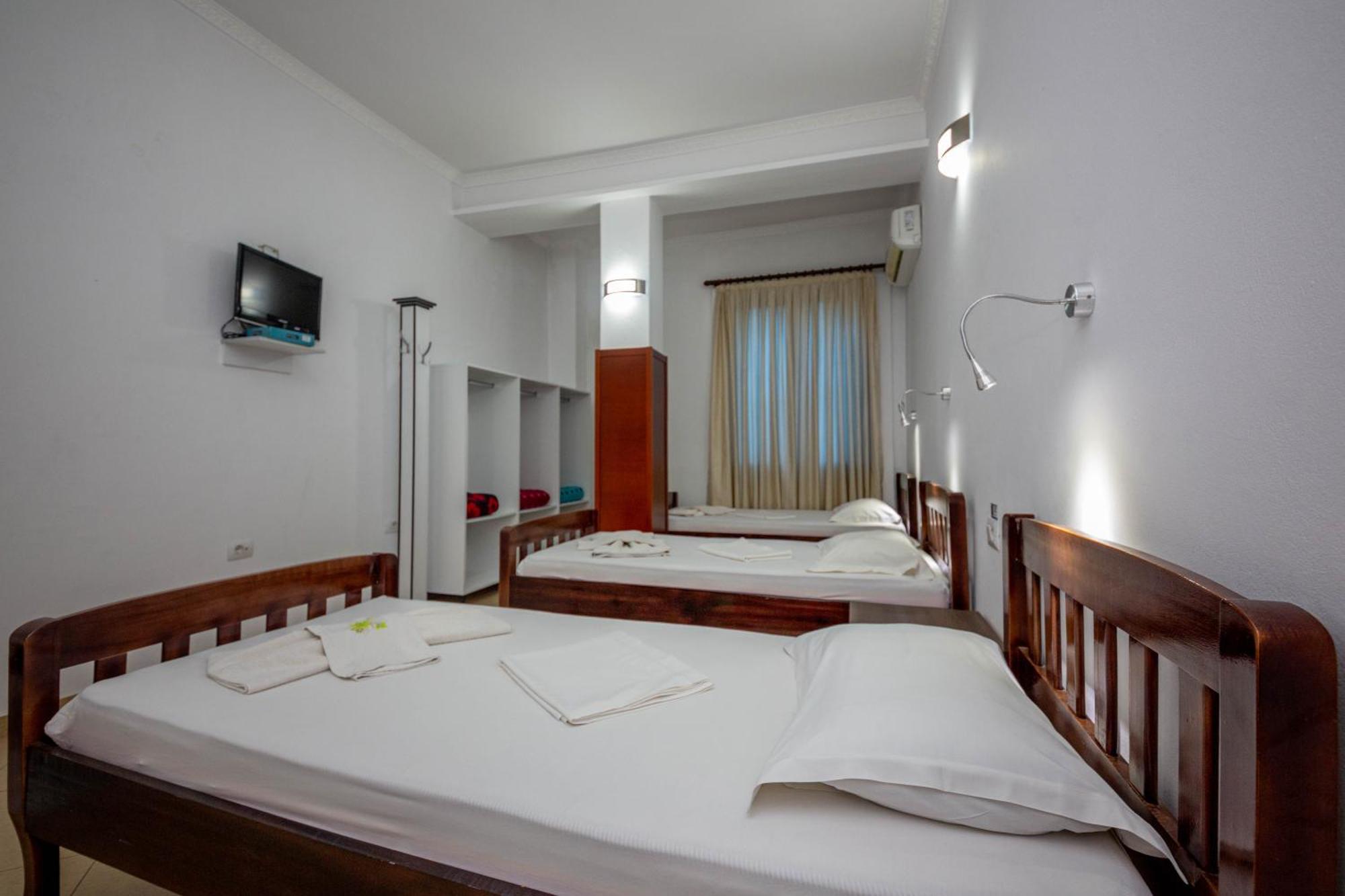 Hotel Shpella Berat Exterior photo